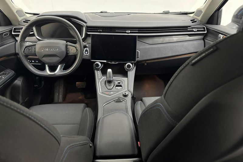 Lynk & Co 01 bild 6