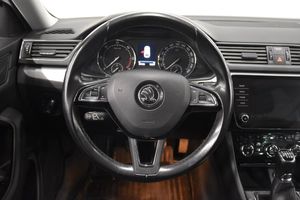 Skoda Superb bild 2