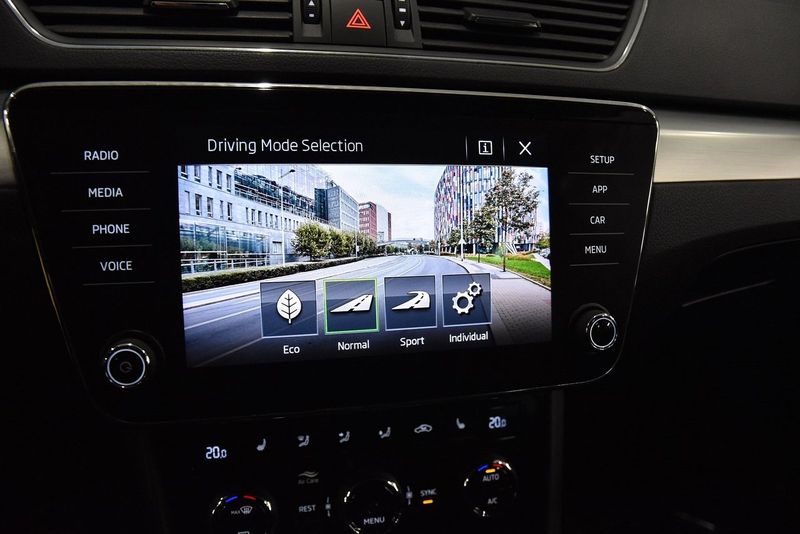 Skoda Superb bild 16