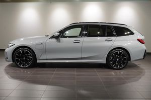 BMW 330 bild 2