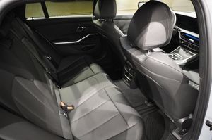 BMW 330 bild 8