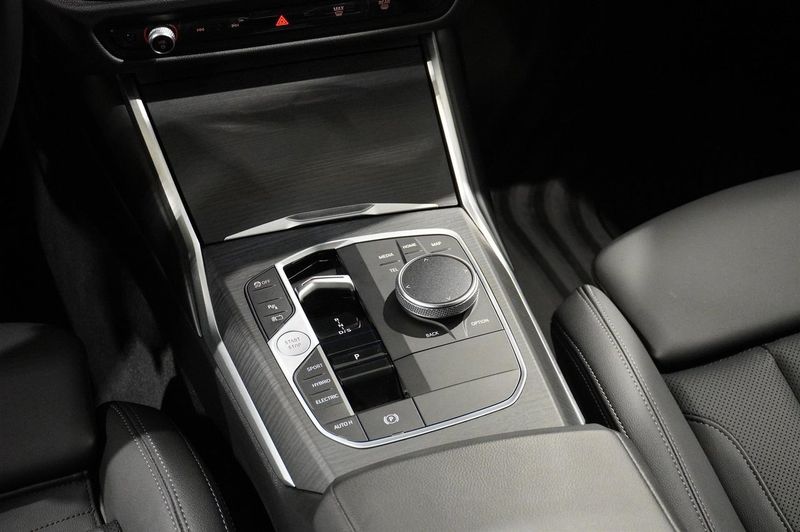 BMW 330 bild 13