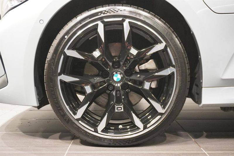 BMW 330 bild 7