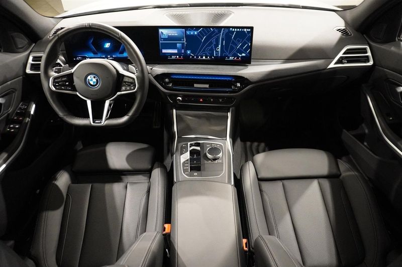 BMW 330 bild 10