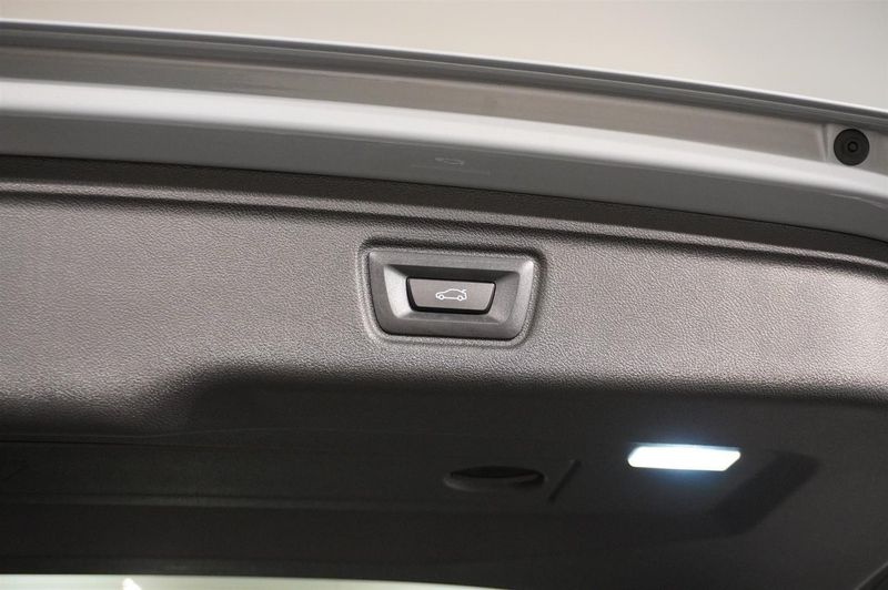 BMW 330 bild 16