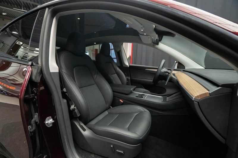 Tesla Model Y bild 18