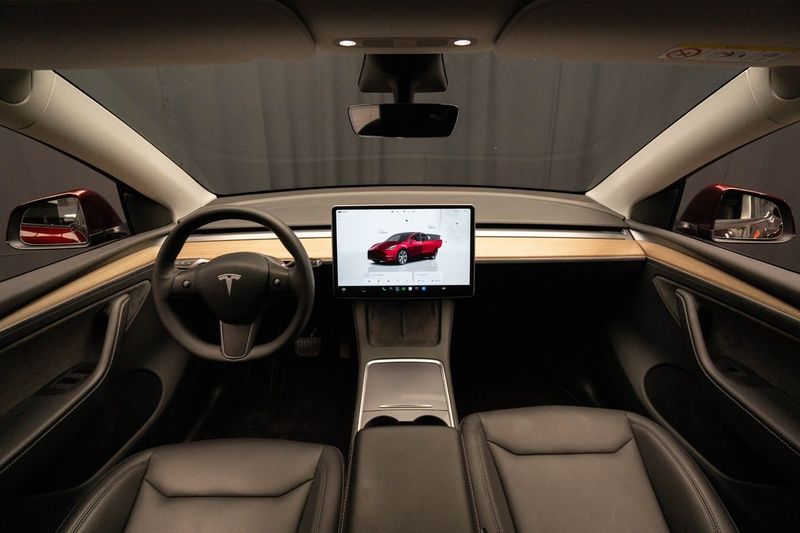 Tesla Model Y bild 14