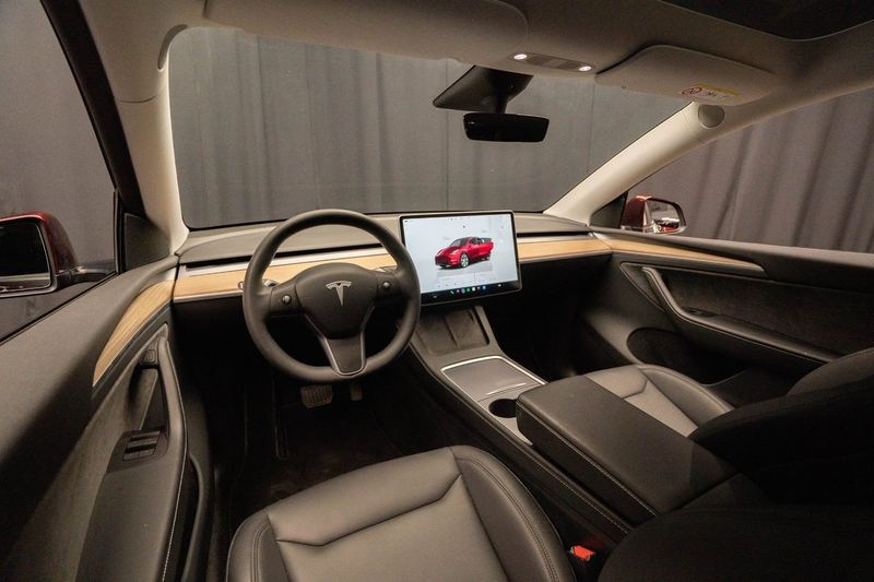 Tesla Model Y bild 11