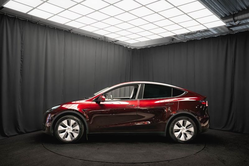 Tesla Model Y bild 10