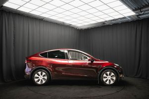 Tesla Model Y bild 6