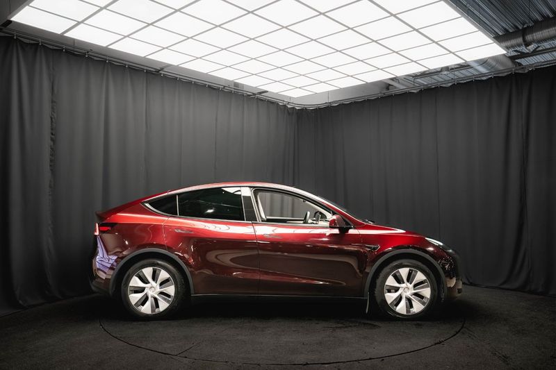 Tesla Model Y bild 6
