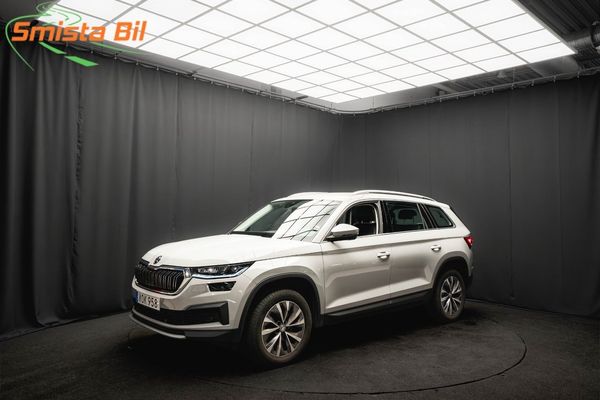Skoda Kodiaq TDI 4x4 STYLE 7-sits D-VÄRMARE DRAG KAMERA 1-ÄGARE MOMS - 2023
