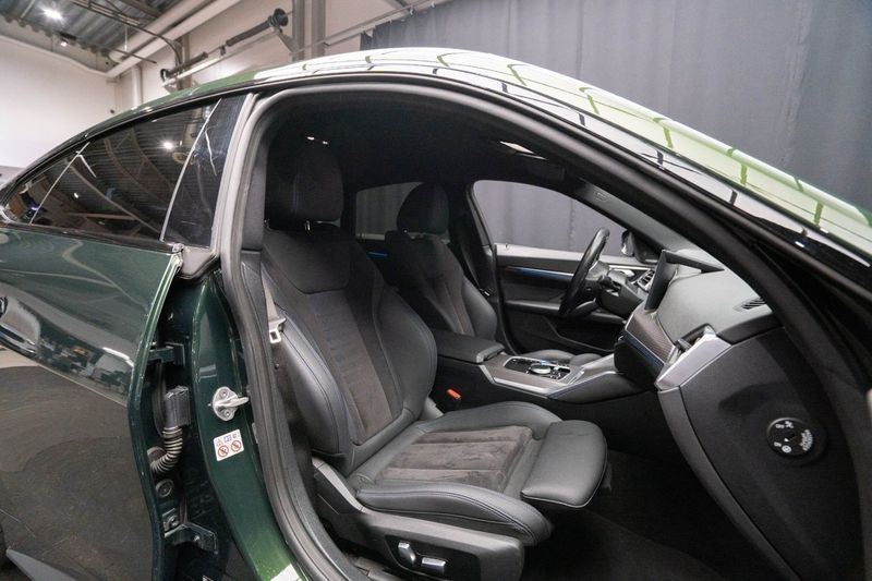 BMW i4 bild 21