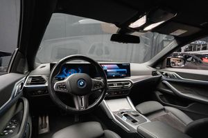 BMW i4 bild 11