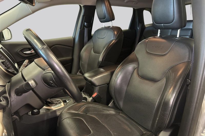 Jeep Cherokee bild 8