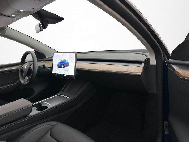 Tesla Model Y bild 16