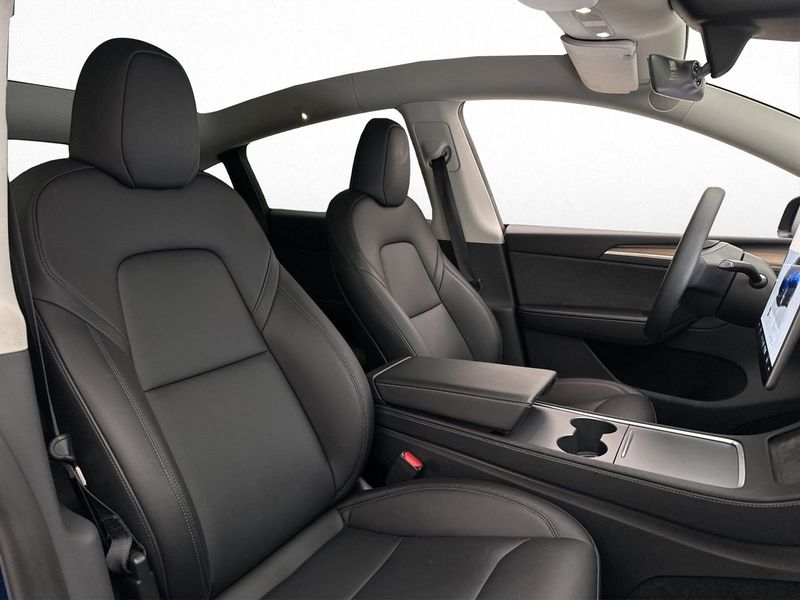 Tesla Model Y bild 17