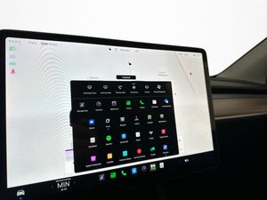Tesla Model Y bild 27