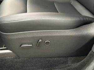 Tesla Model Y bild 21