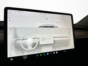 Tesla Model Y bild 25