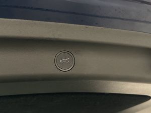 Tesla Model Y bild 33