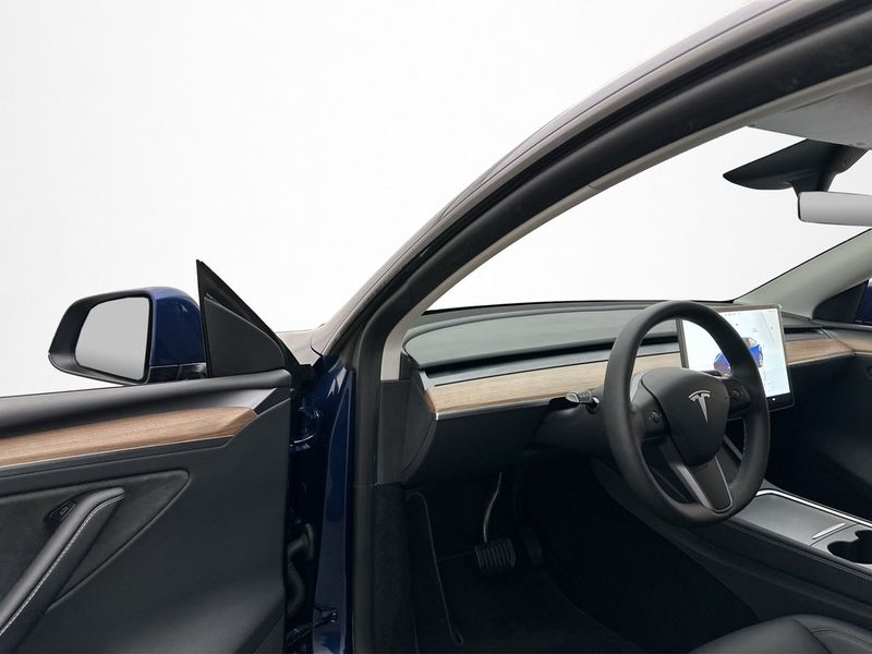 Tesla Model Y bild 12