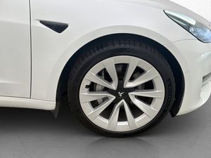 Tesla Model 3 bild 33