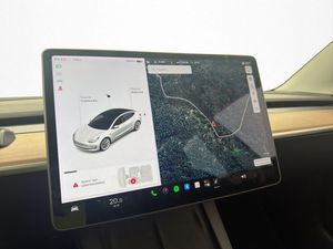 Tesla Model 3 bild 21