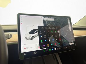 Tesla Model 3 bild 20