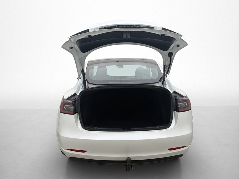 Tesla Model 3 bild 11