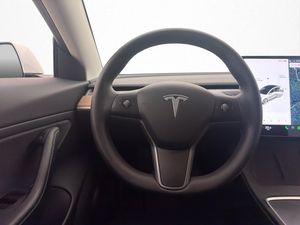 Tesla Model 3 bild 27