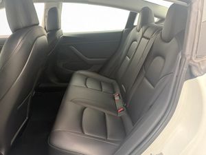 Tesla Model 3 bild 15