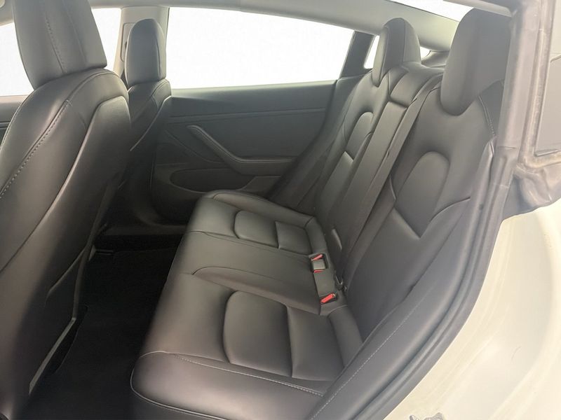 Tesla Model 3 bild 15