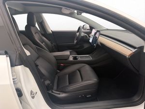 Tesla Model 3 bild 13