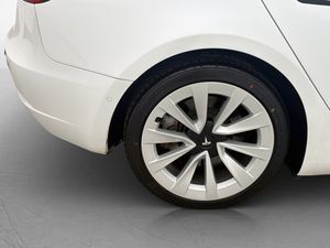 Tesla Model 3 bild 32