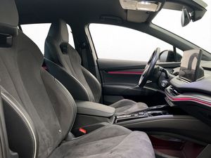Skoda Enyaq bild 14