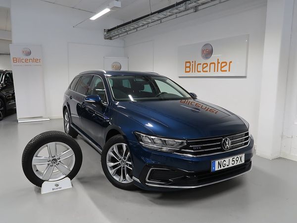 Volkswagen Passat GTE 1.4 TSI V-Däck ingår Skinn-Drag-Kamera-Värmare-CarP - 2023