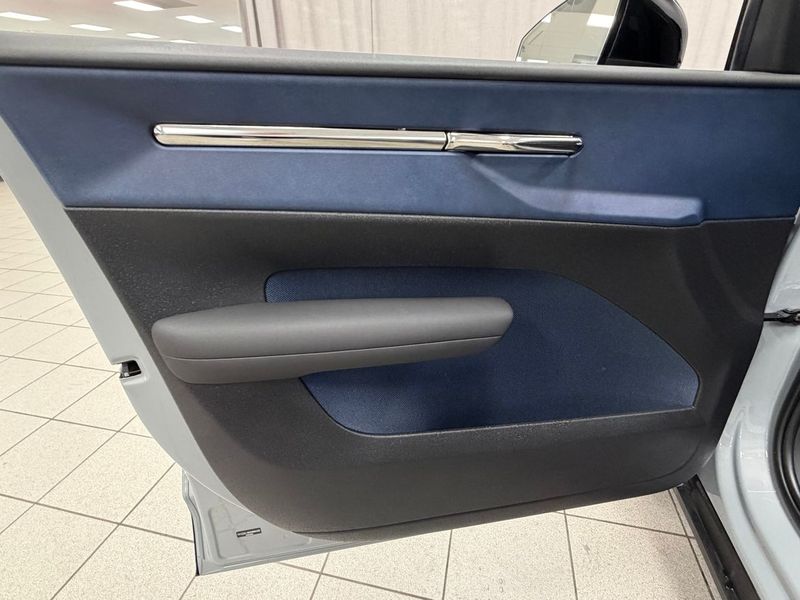 Volvo EX30 bild 5