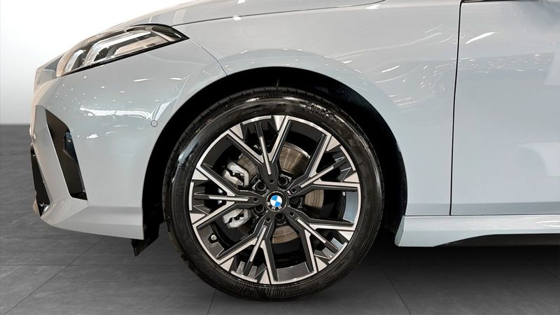 BMW 120 bild 9