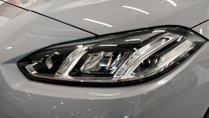 BMW 120 bild 11