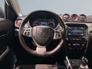 Suzuki Vitara bild 9