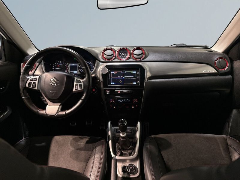 Suzuki Vitara bild 8