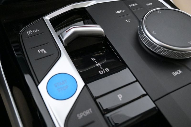 BMW i4 bild 21