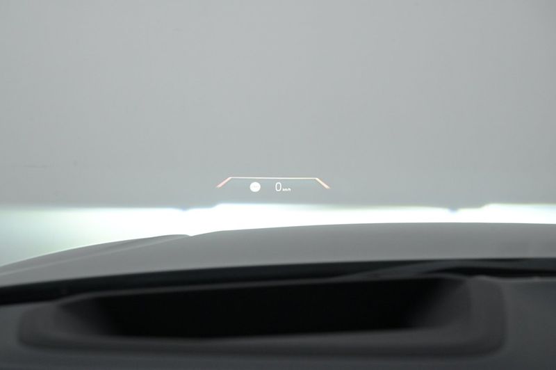 BMW i4 bild 8