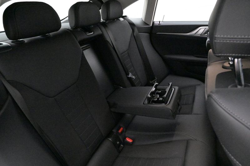 BMW i4 bild 20