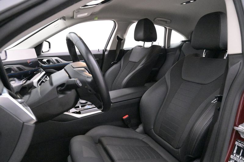 BMW i4 bild 9