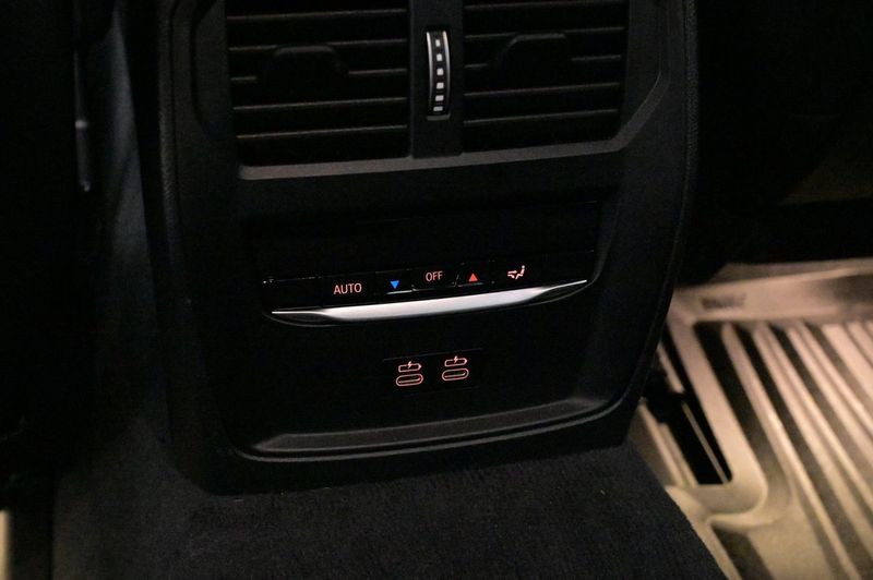 BMW i4 bild 21