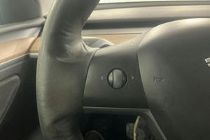 Tesla Model Y bild 20