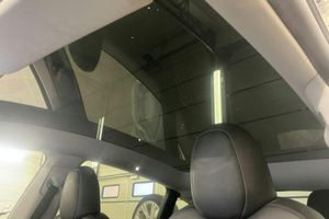 Tesla Model Y bild 14