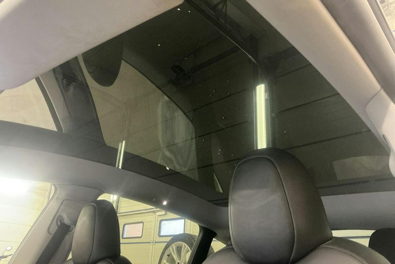 Tesla Model Y bild 14